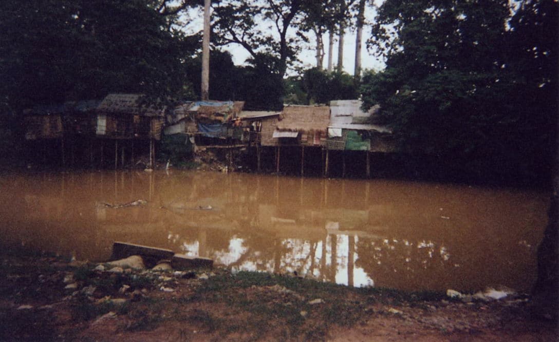 Siem Reap - abris de fortunes non loin d'Angkor