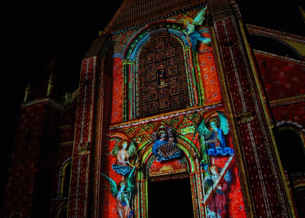 Projections sur la façade de la cathédrale Saint-Julien du Mans en juillet 2012